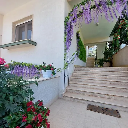 Casa de hóspedes Casa Di Sofia Vicino Ospedale E Grotte 3*
